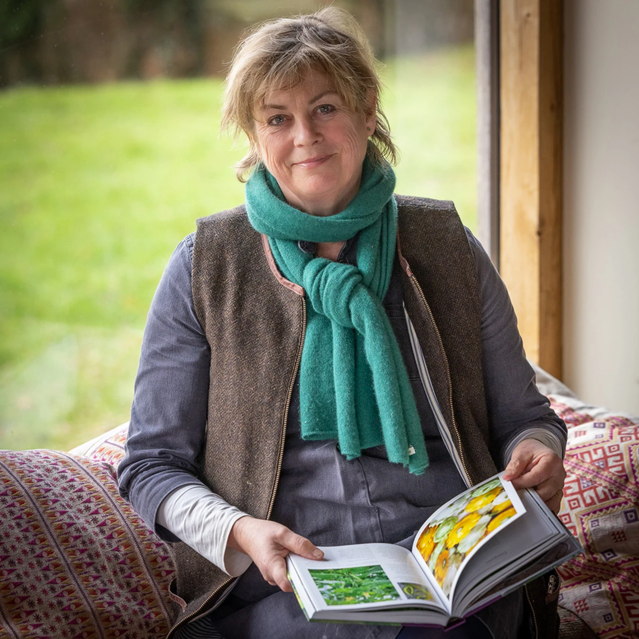 Sarah Raven's A Year Full Of Veg: A Harvest For All Seasons - Image 2