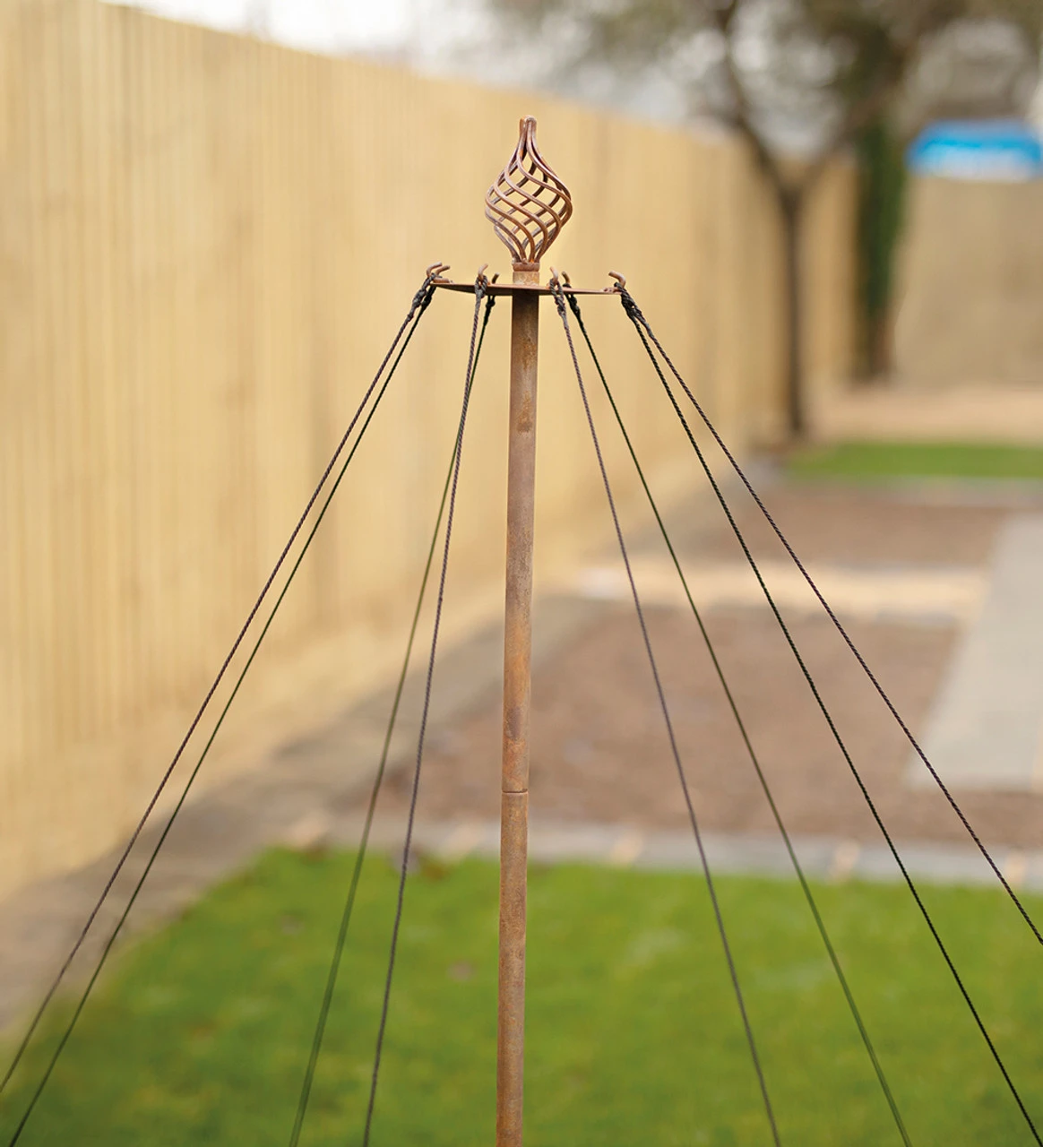Rustic Maypole Support - Image 3