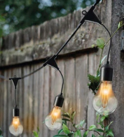 Connectable Staggered Festoon Light String